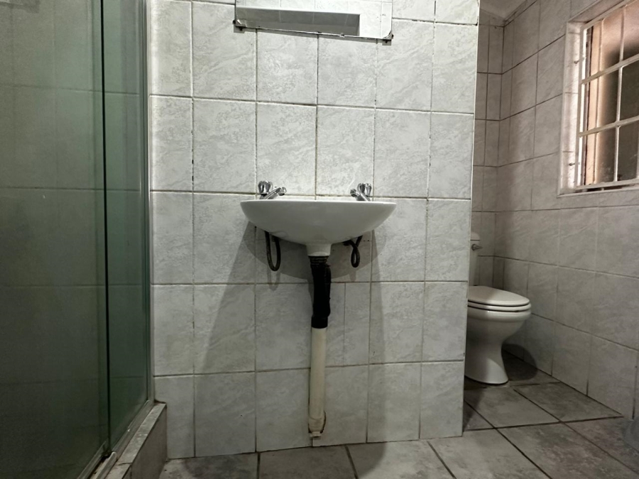 7 Bedroom Property for Sale in Brandwag Free State